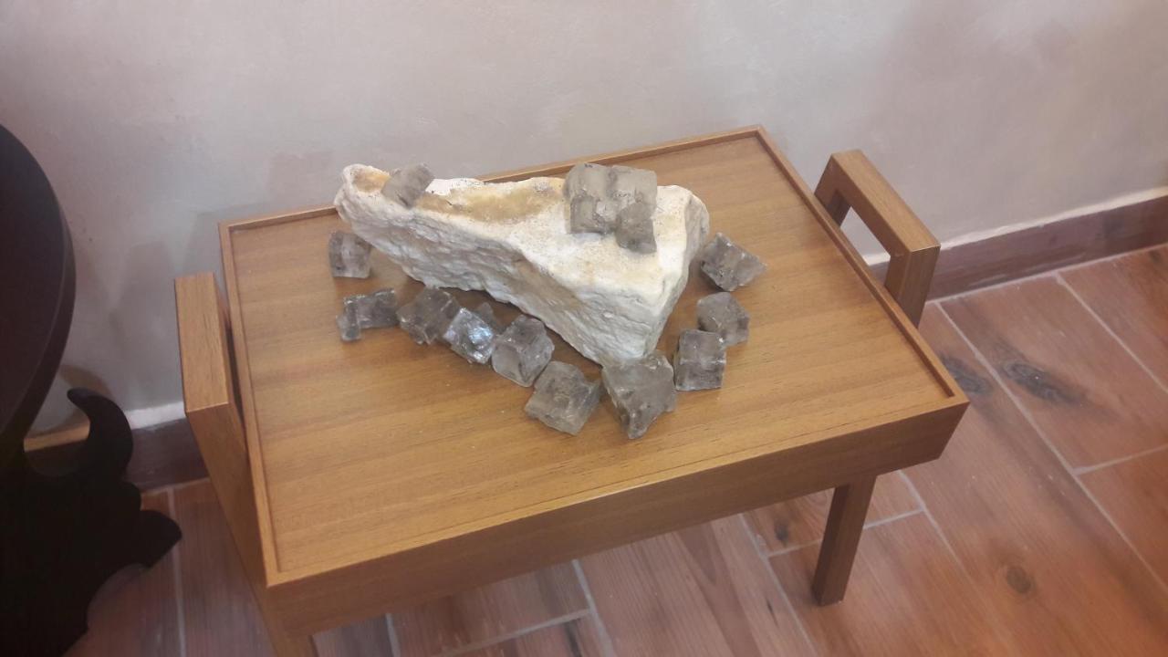 Mesha Stele Hotel Suites Madaba Exterior foto